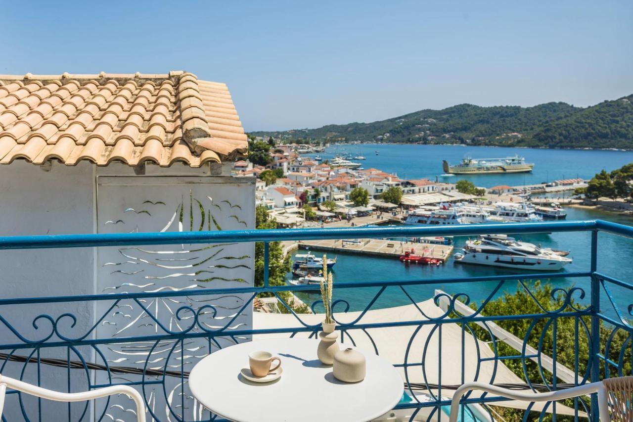 The Blue Hotel Skiathos-stad Buitenkant foto