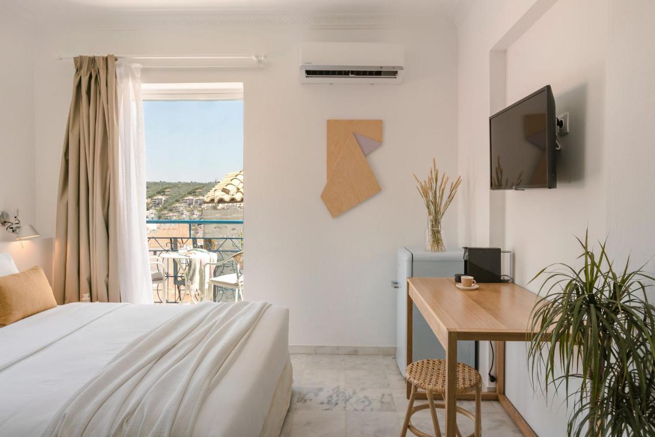 The Blue Hotel Skiathos-stad Buitenkant foto