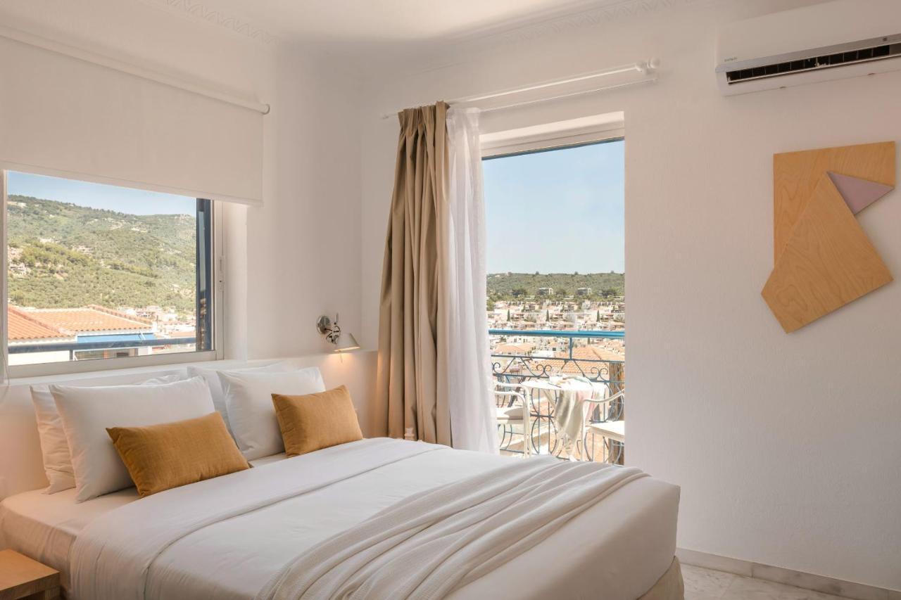The Blue Hotel Skiathos-stad Buitenkant foto